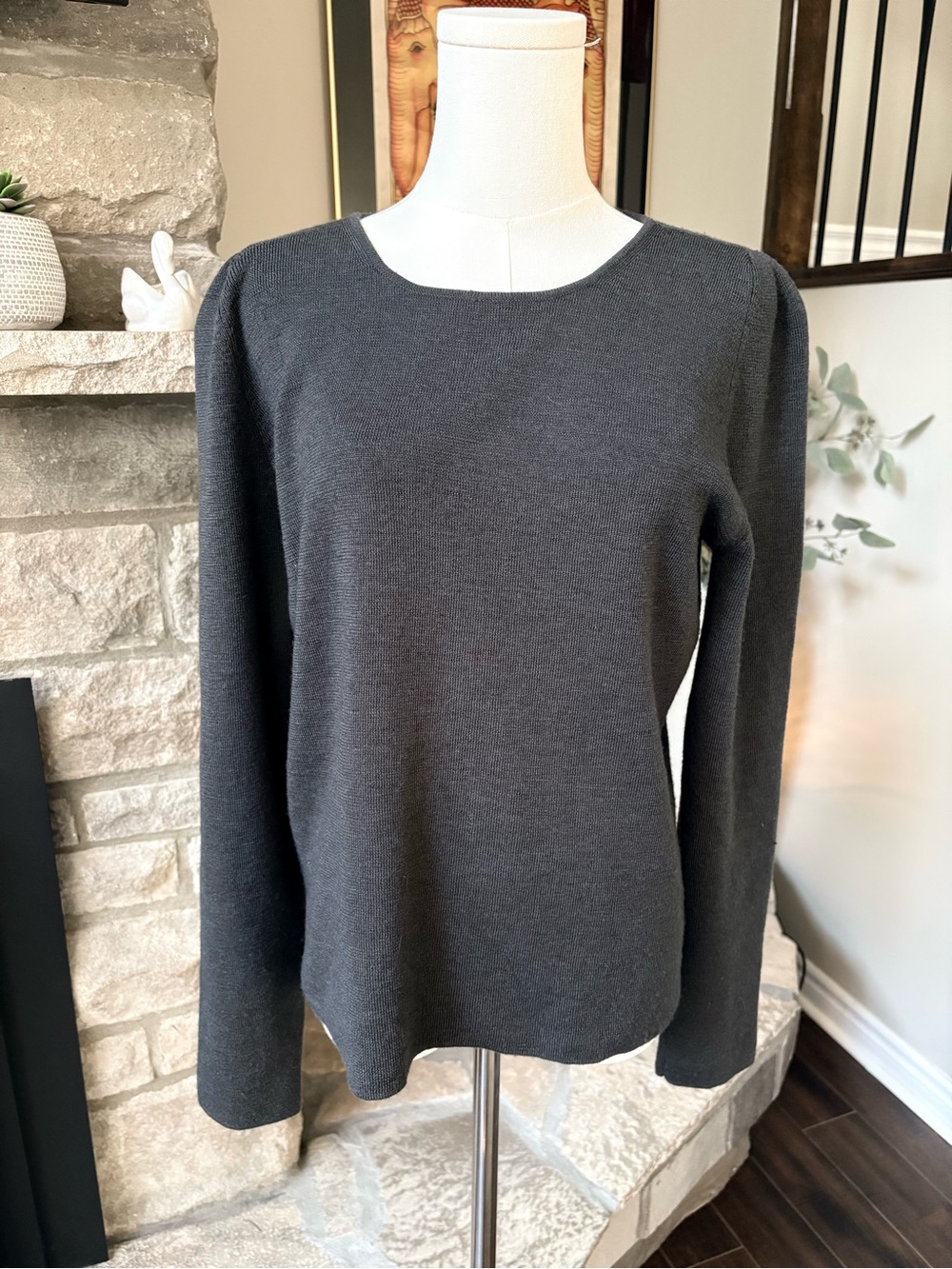 Dana Buchman Vintage 100% Wool Charcoal Grey Knit Sweater